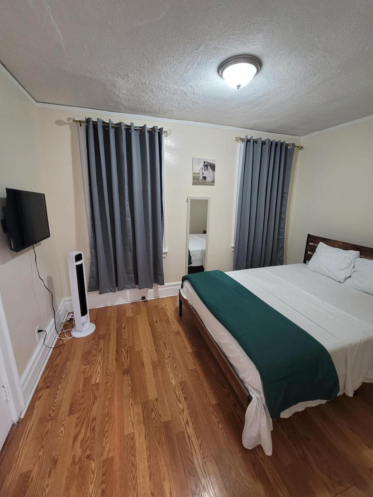 Z & Z Apartment Newark Bagian luar foto