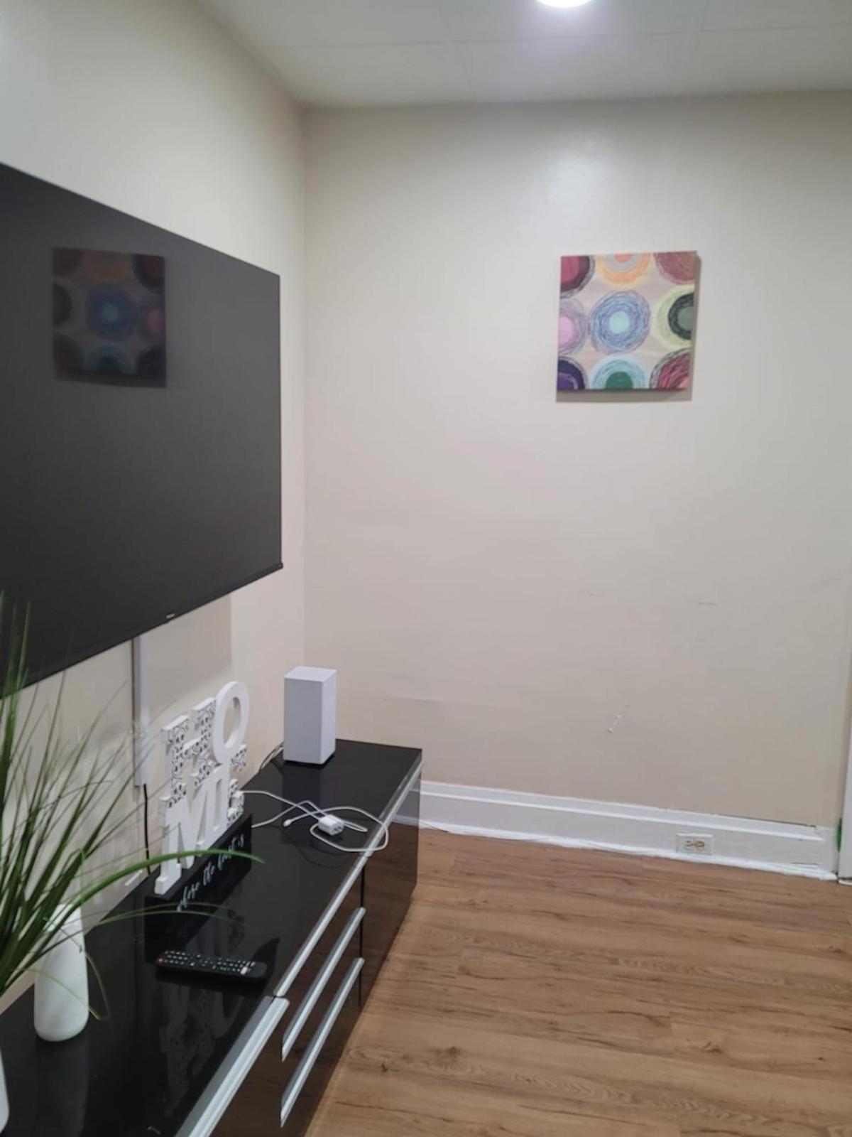 Z & Z Apartment Newark Bagian luar foto